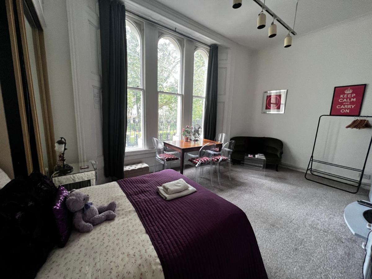 Hyde Park Studio Has Private Balcony With Tranquil Garden View London Exterior foto